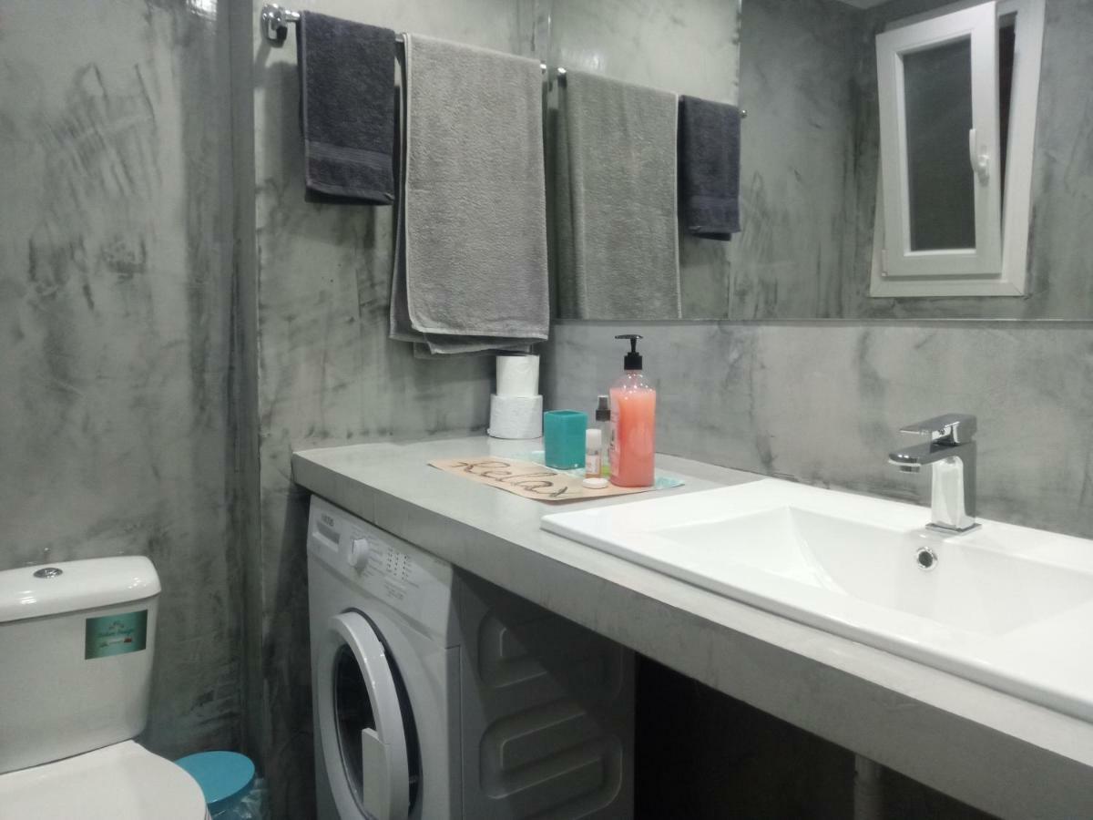 New Apartment With A Separate Entrance Near The Subway. Aten Exteriör bild